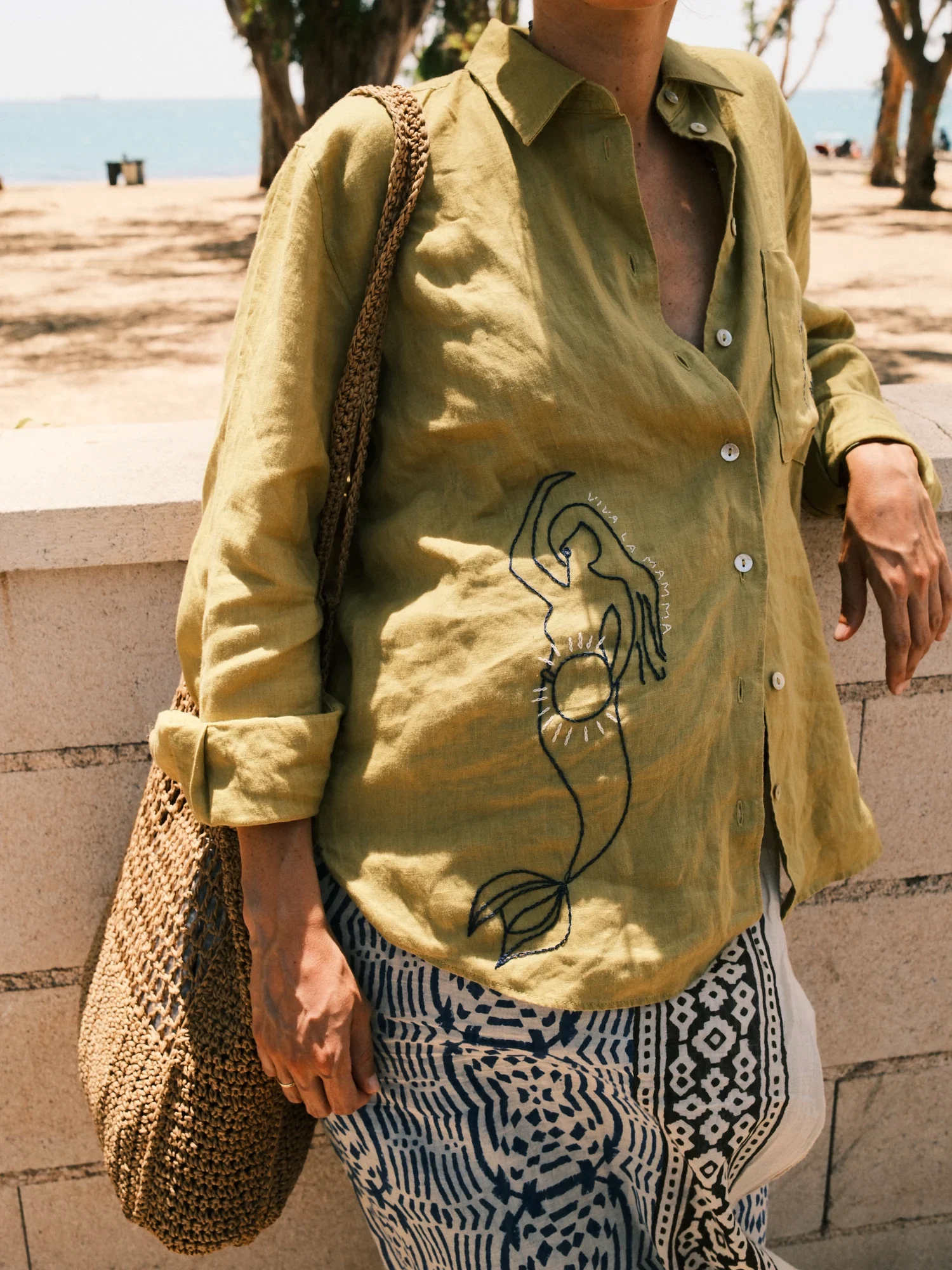 Camisas bordadas a mano — Gali Studio